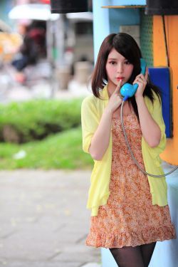黑人巨大进入白人美女视频